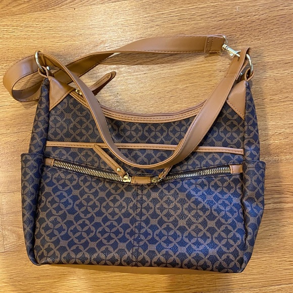 Multi functional purse. - Picture 1 of 1